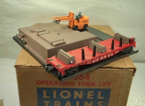 Lionel 6264 Flatcar and 264 Forklift set